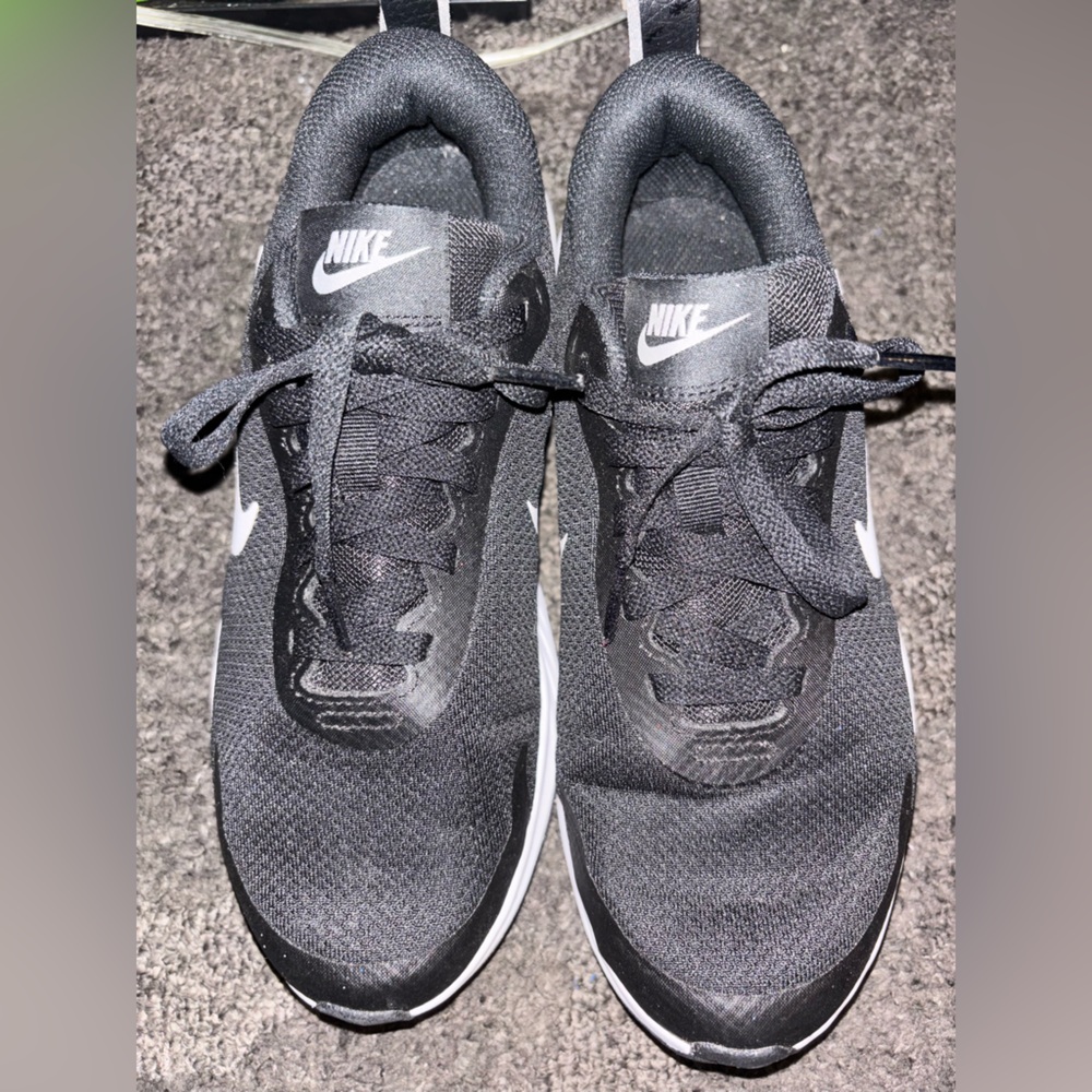 Nike Dual-Tone Black and White Athletic Shoes - Picture 3 of 5